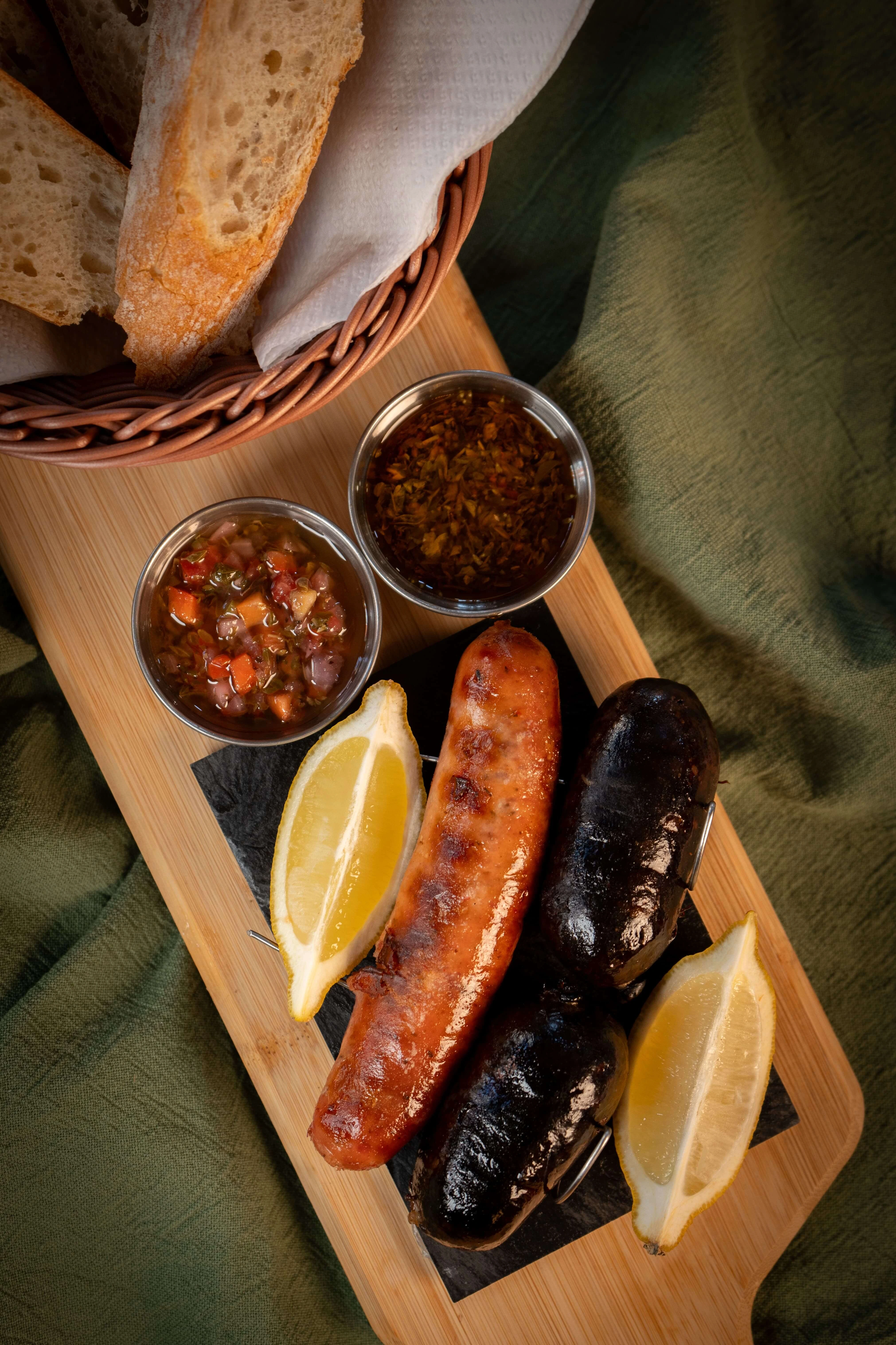 Tabla de embutidos premium Tabla de embutidos españoles y argentinos